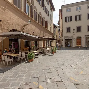  Apartment Piazza Dei Rossi Due View
